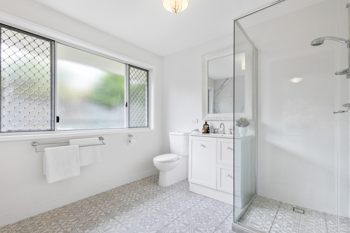 24 Outlook Parade, Bray Park, QLD 4500 AUS
