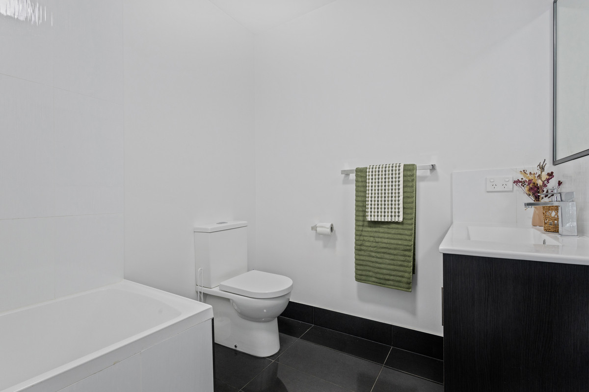 8/7 Livingstone Street, Yeerongpilly, QLD 4105 AUS
