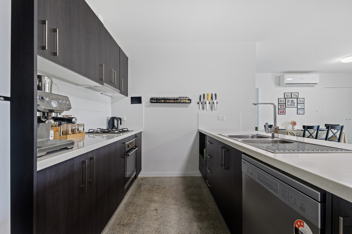 8/7 Livingstone Street, Yeerongpilly, QLD 4105 AUS