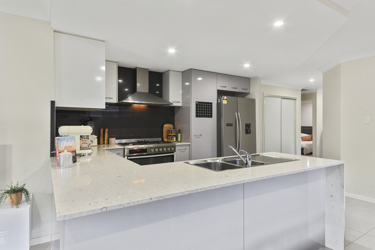52 Carlingford Circuit, Warner, QLD 4500 AUS