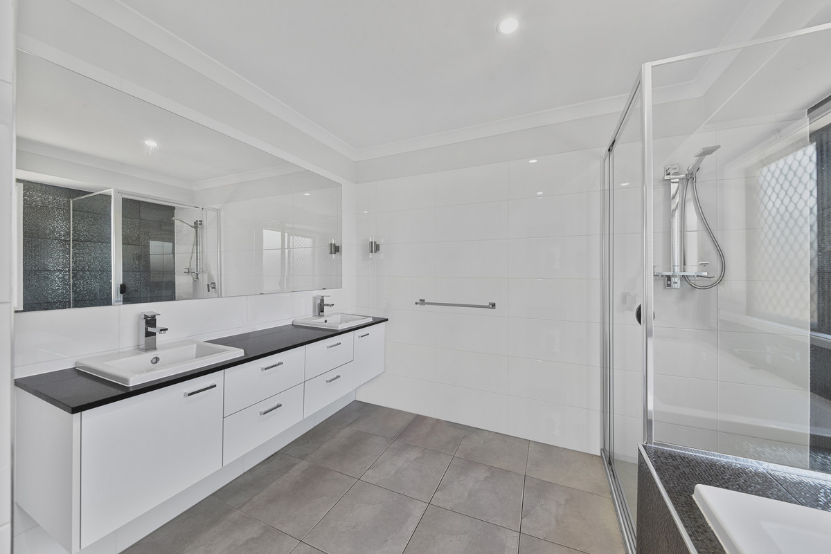 2 Tozer Street, Mango Hill, QLD 4509 AUS