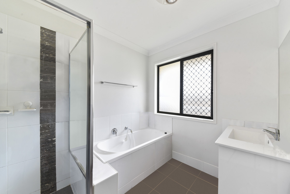 54 Jeff Collins Circuit, Bellbird Park, QLD 4300 AUS