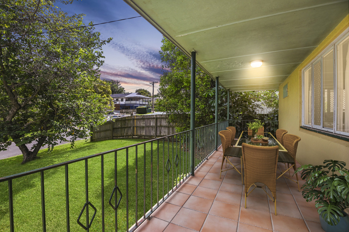 31 Rutherford Street, Stafford Heights, QLD 4053 AUS