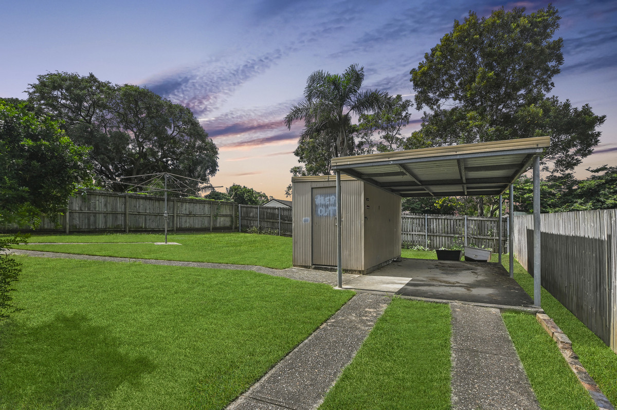 31 Rutherford Street, Stafford Heights, QLD 4053 AUS