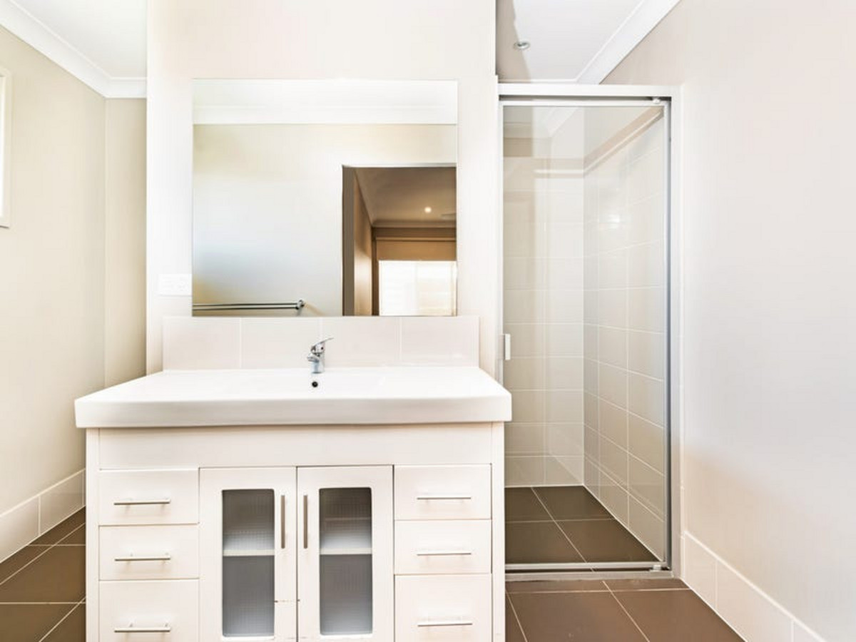17 Brisbane Road, WARNER, QLD 4500 AUS