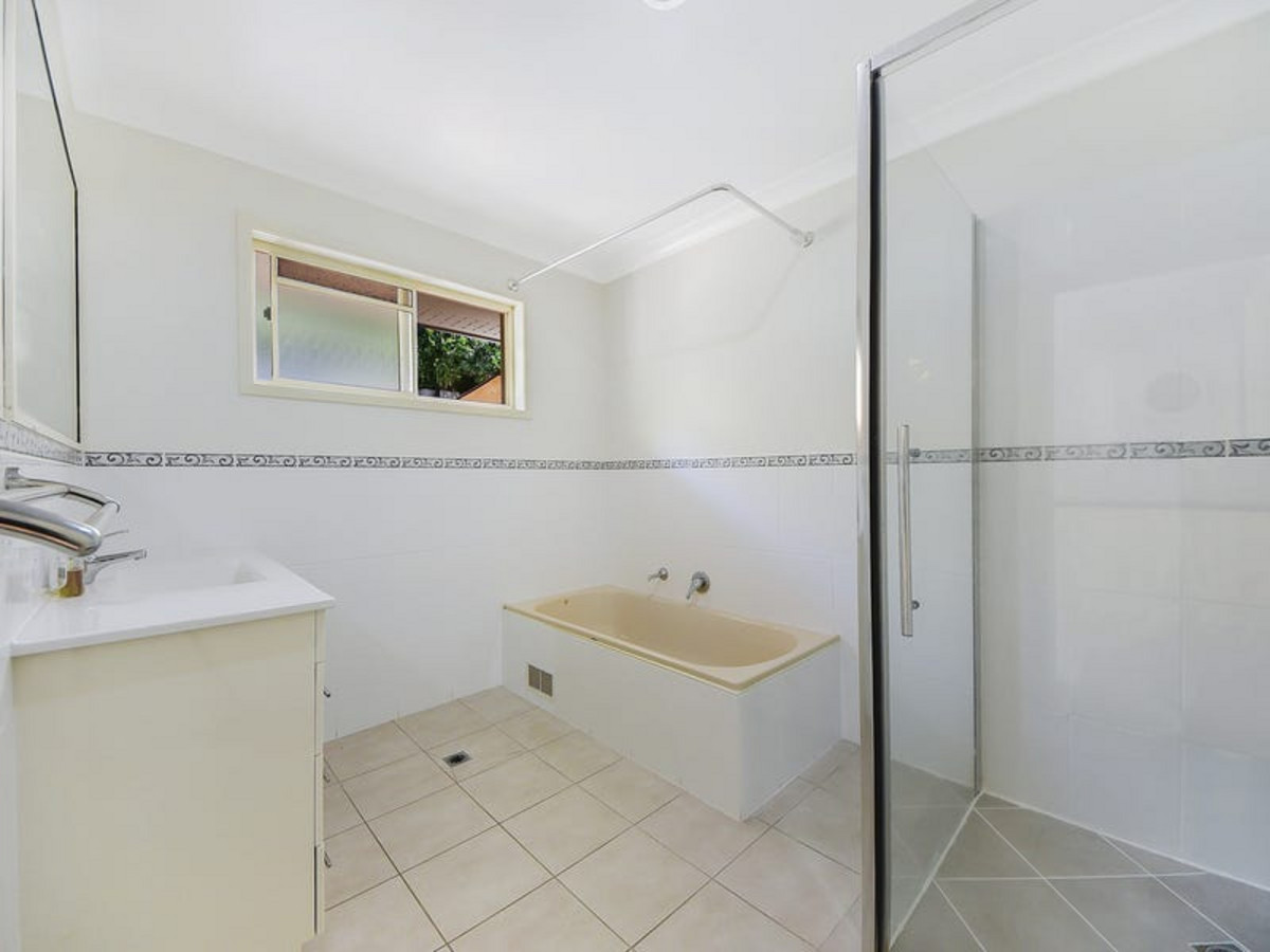 16 Castleroy Court, ALBANY CREEK, QLD 4035 AUS