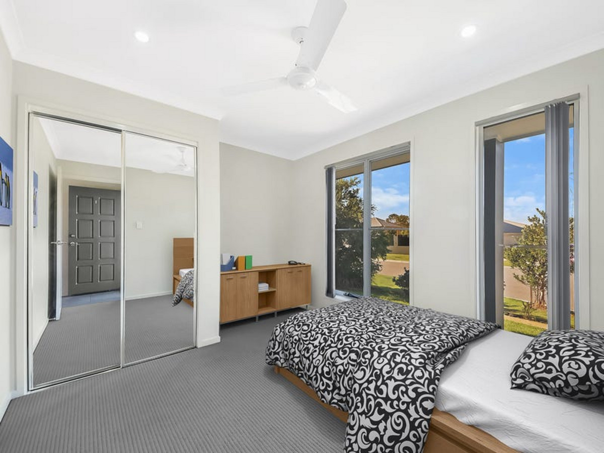 60 Kidston Cresent, WARNER, QLD 4500 AUS