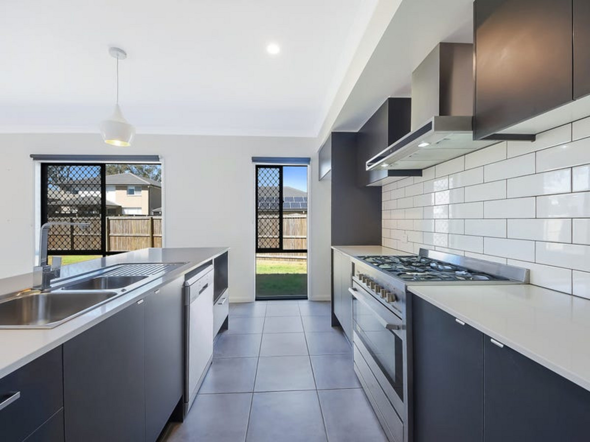 18 Riva Drive, JOYNER, QLD 4500 AUS