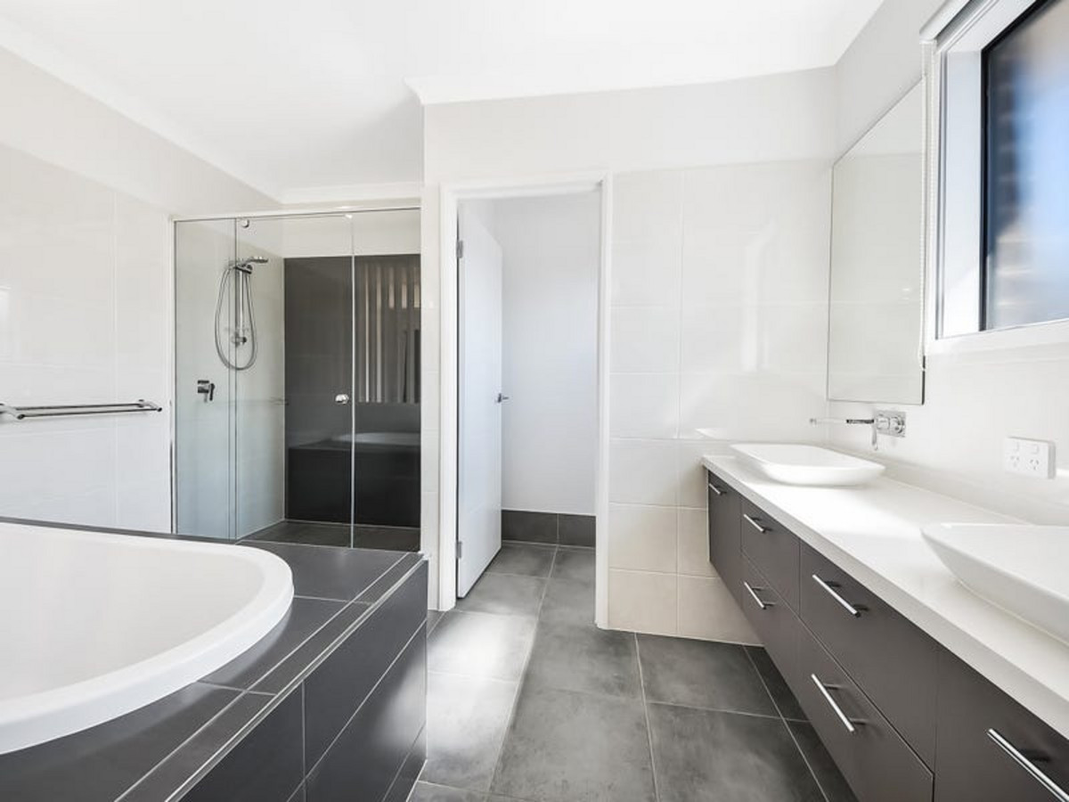 18 Riva Drive, JOYNER, QLD 4500 AUS