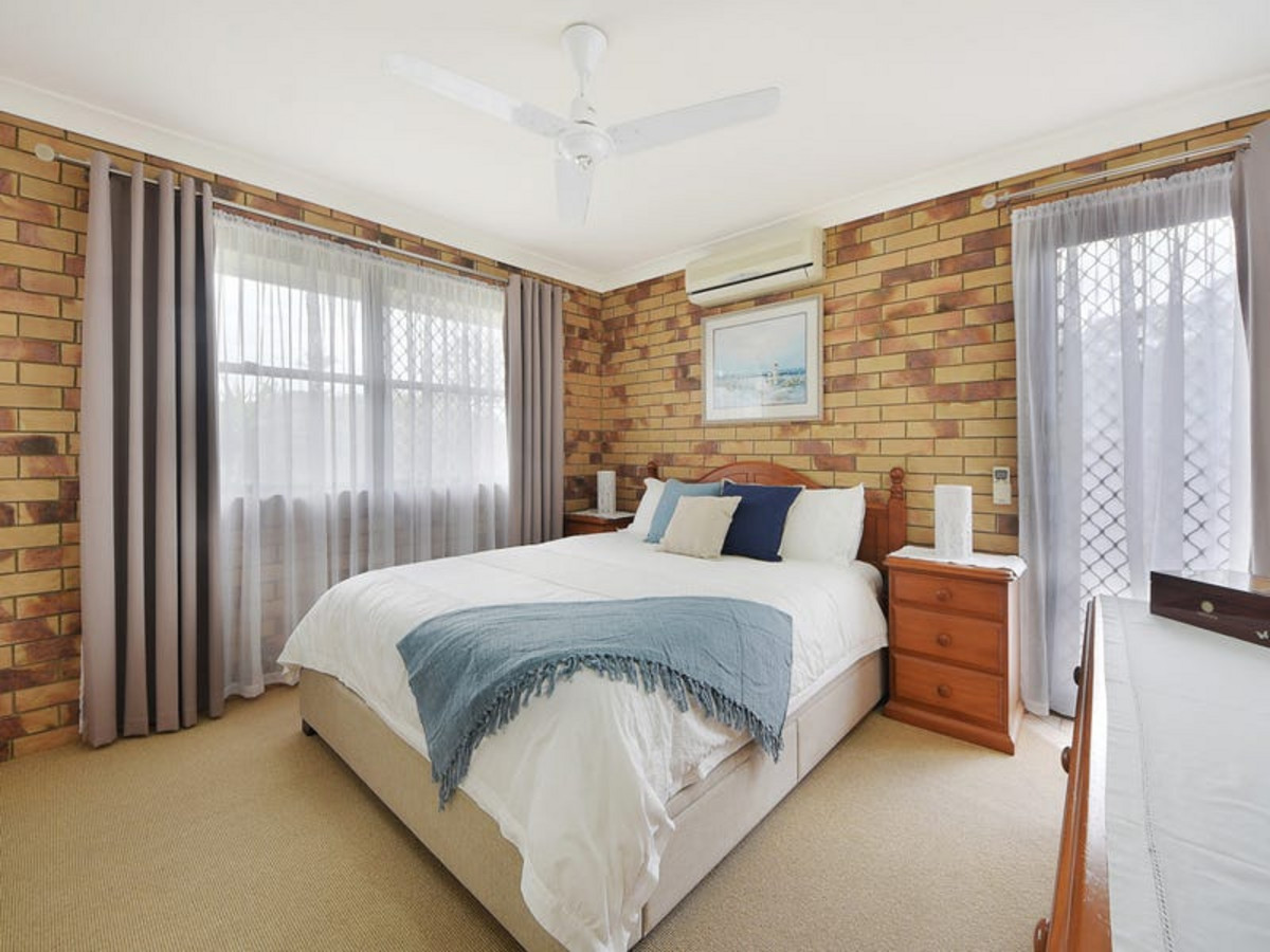 42 Woodlands Avenue, PETRIE, QLD 4502 AUS
