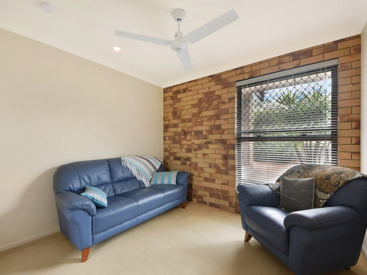42 Woodlands Avenue, PETRIE, QLD 4502 AUS