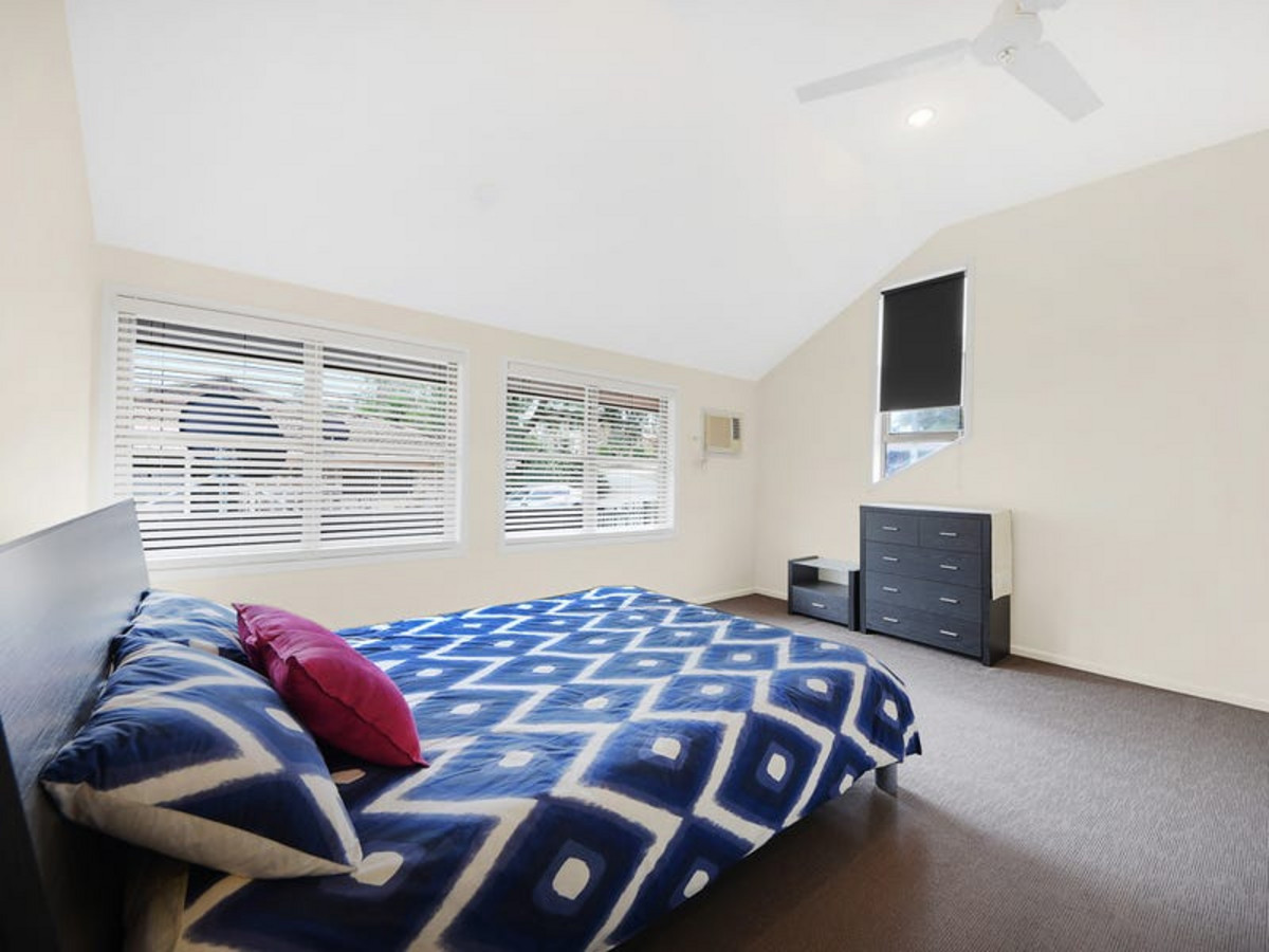 42 Woodlands Avenue, PETRIE, QLD 4502 AUS