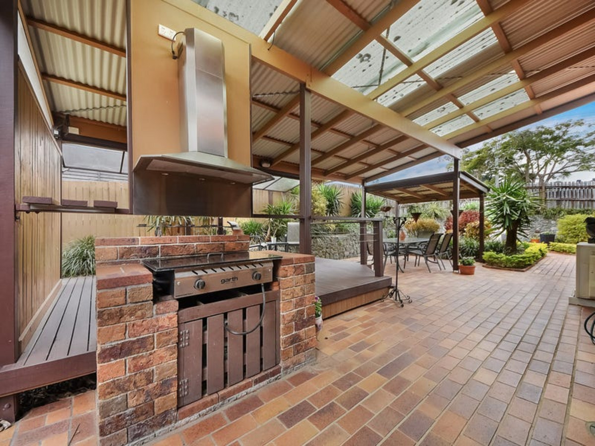 42 Woodlands Avenue, PETRIE, QLD 4502 AUS