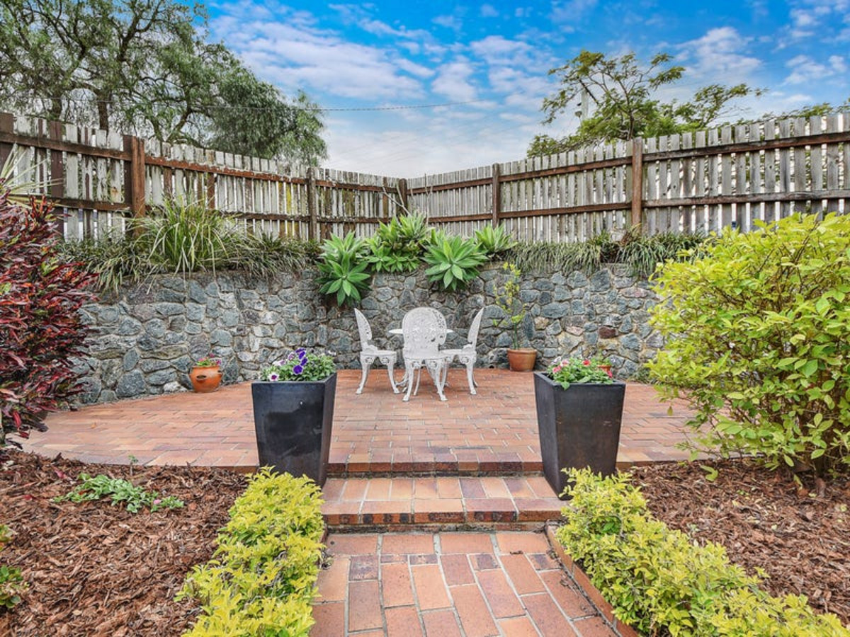 42 Woodlands Avenue, PETRIE, QLD 4502 AUS