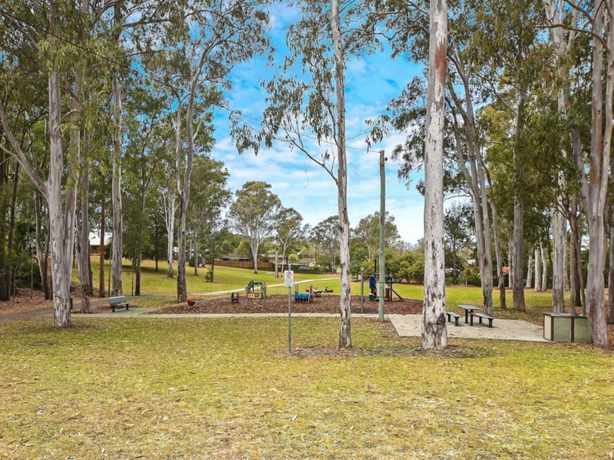 42 Woodlands Avenue, PETRIE, QLD 4502 AUS