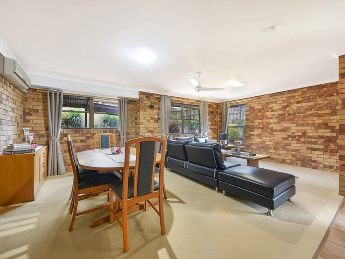 42 Woodlands Avenue, PETRIE, QLD 4502 AUS