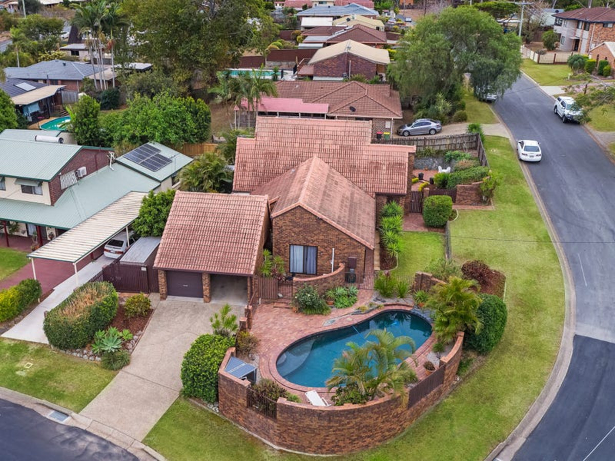 42 Woodlands Avenue, PETRIE, QLD 4502 AUS
