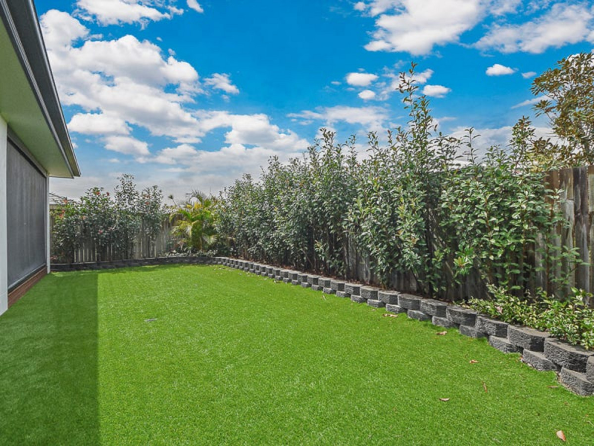 127 Cootharaba Crescent, WARNER, QLD 4500 AUS