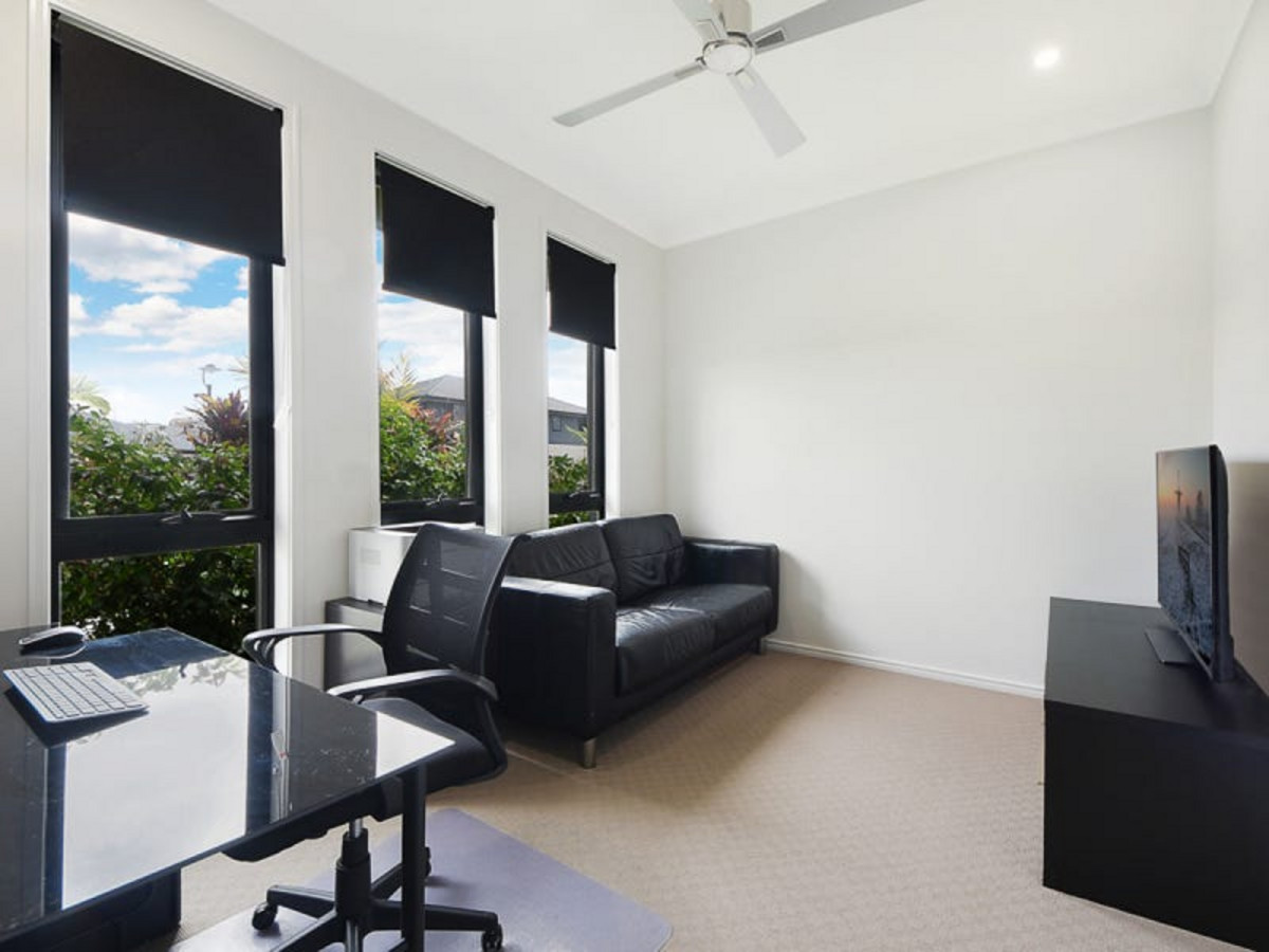 127 Cootharaba Crescent, WARNER, QLD 4500 AUS