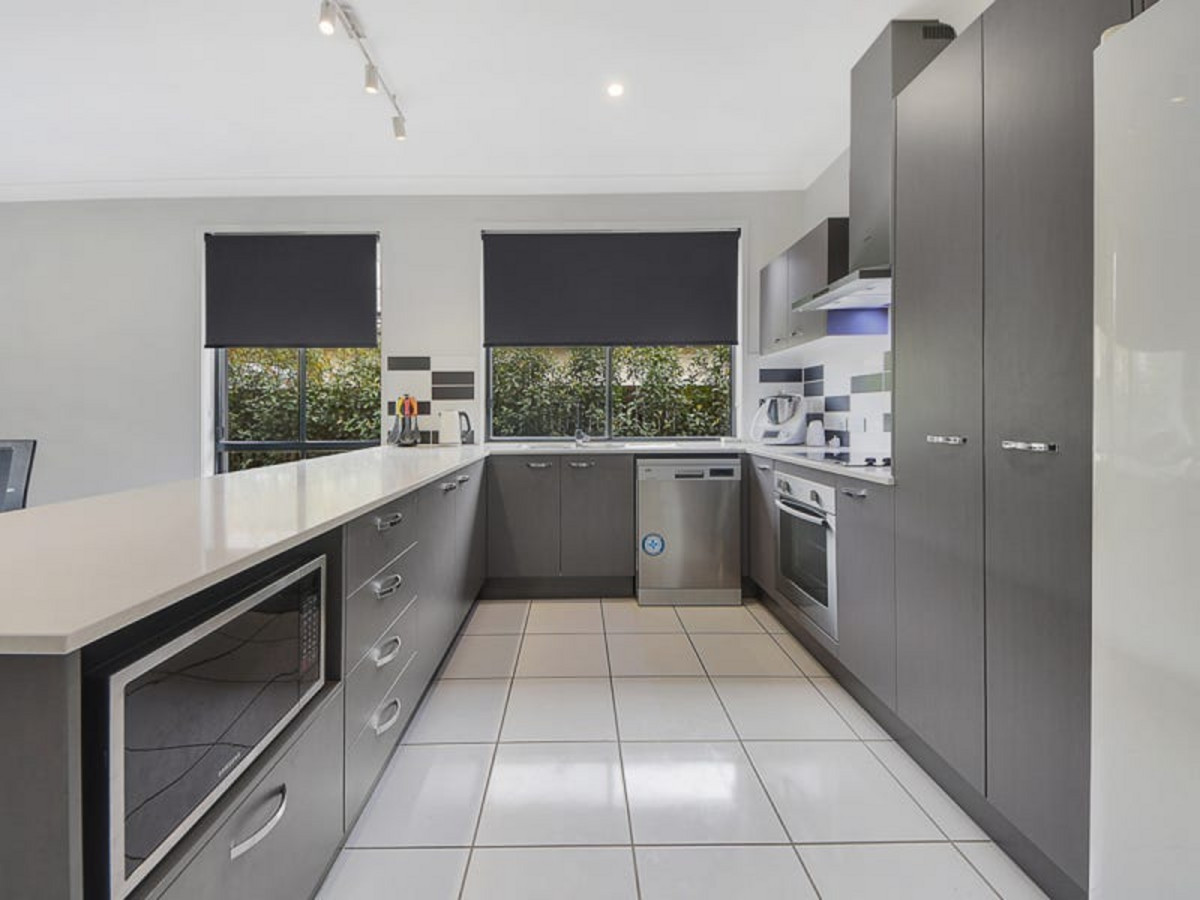 127 Cootharaba Crescent, WARNER, QLD 4500 AUS