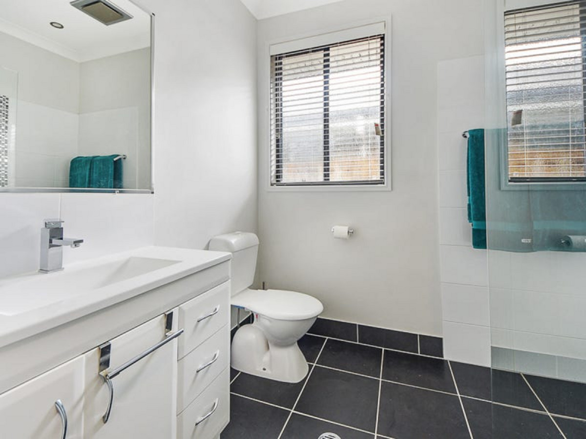 127 Cootharaba Crescent, WARNER, QLD 4500 AUS