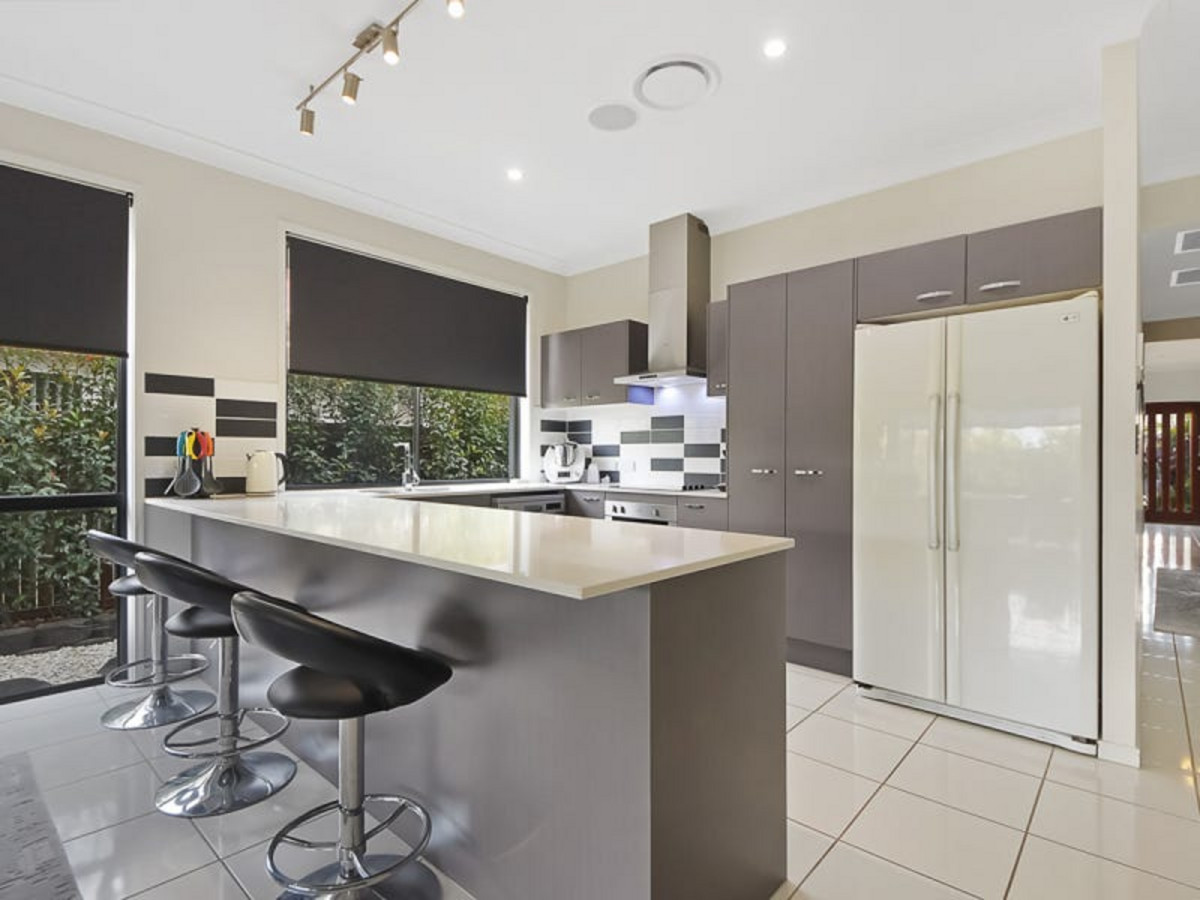 127 Cootharaba Crescent, WARNER, QLD 4500 AUS