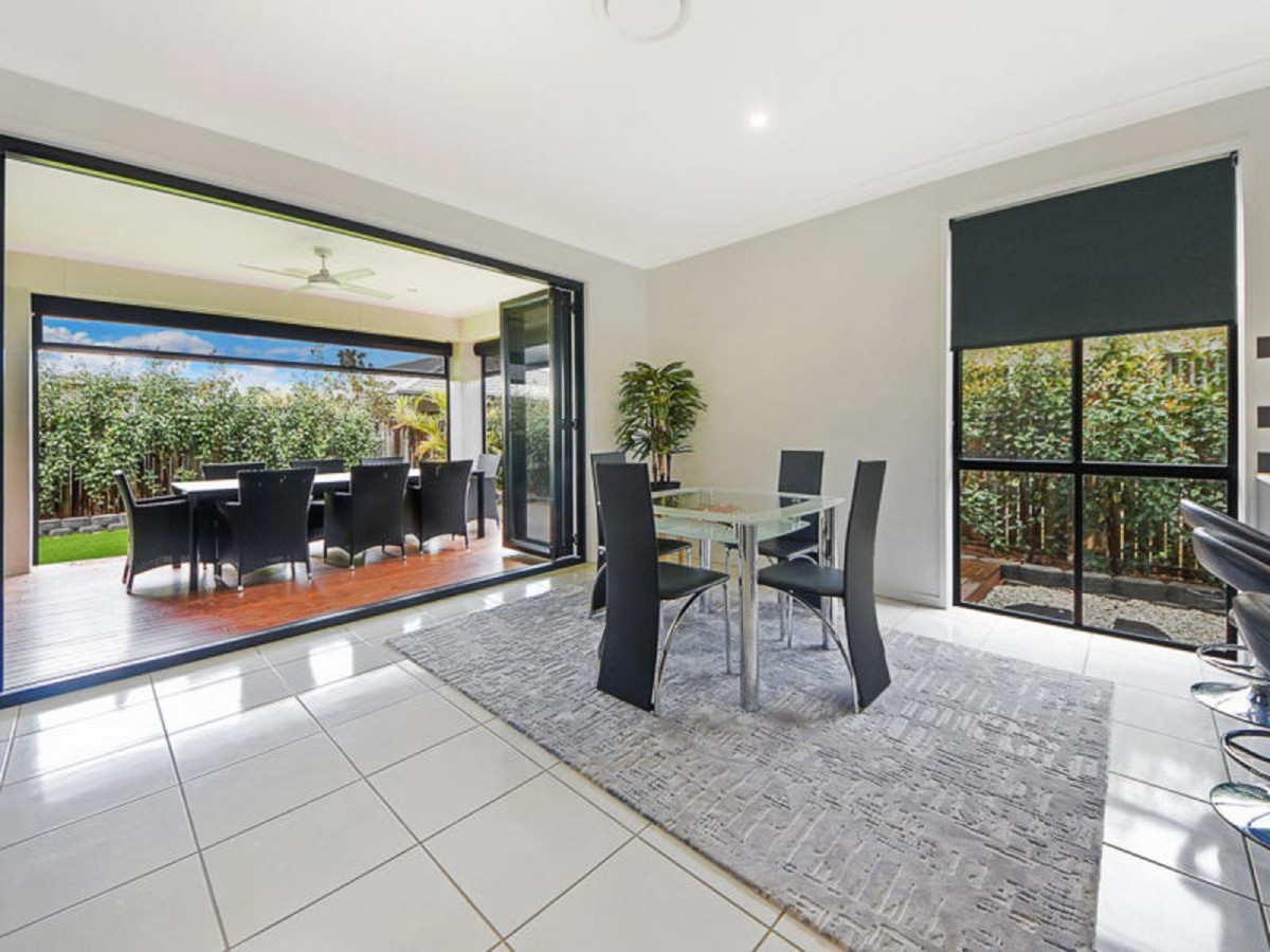 127 Cootharaba Crescent, WARNER, QLD 4500 AUS