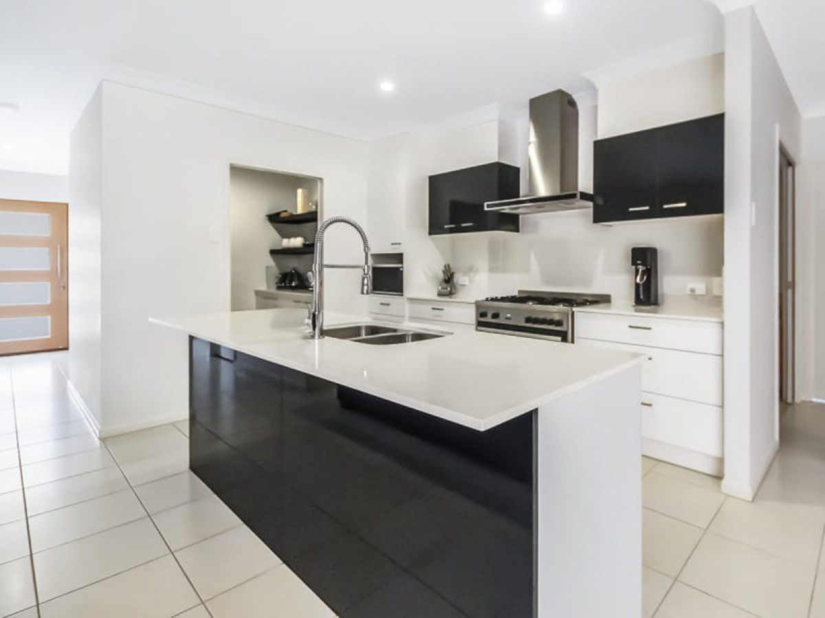 5 Gordon Circuit, WARNER, QLD 4500 AUS