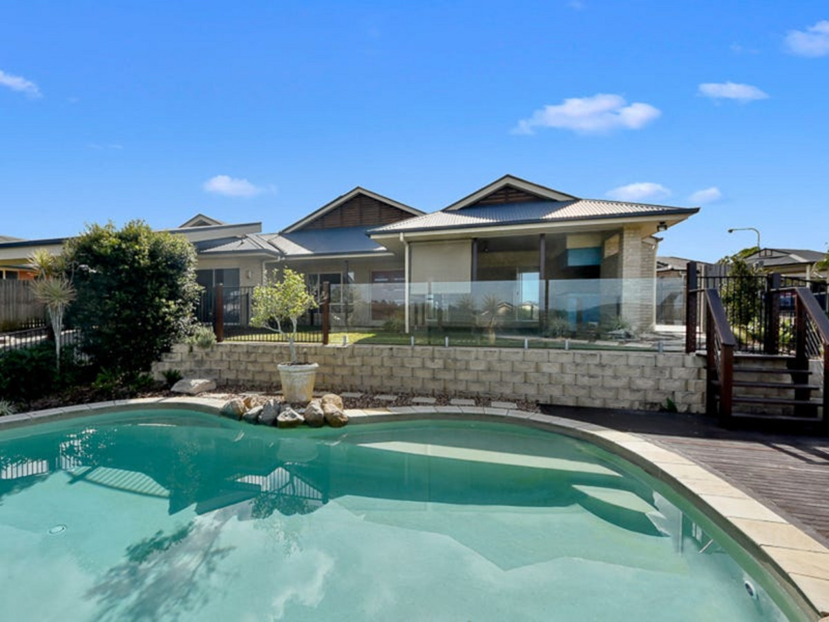 26 Reginald Avenue, ARANA HILLS, QLD 4054 AUS