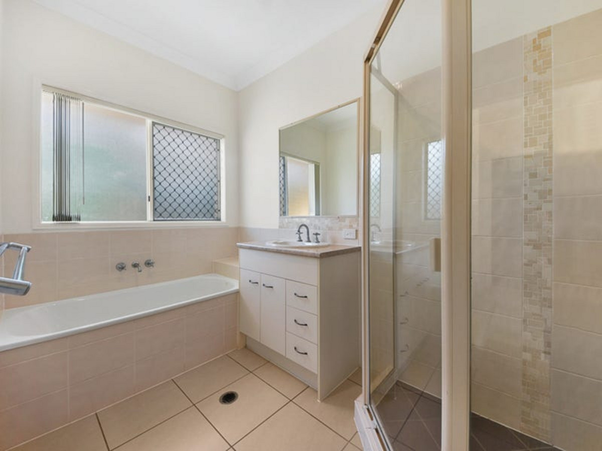 26 Reginald Avenue, ARANA HILLS, QLD 4054 AUS