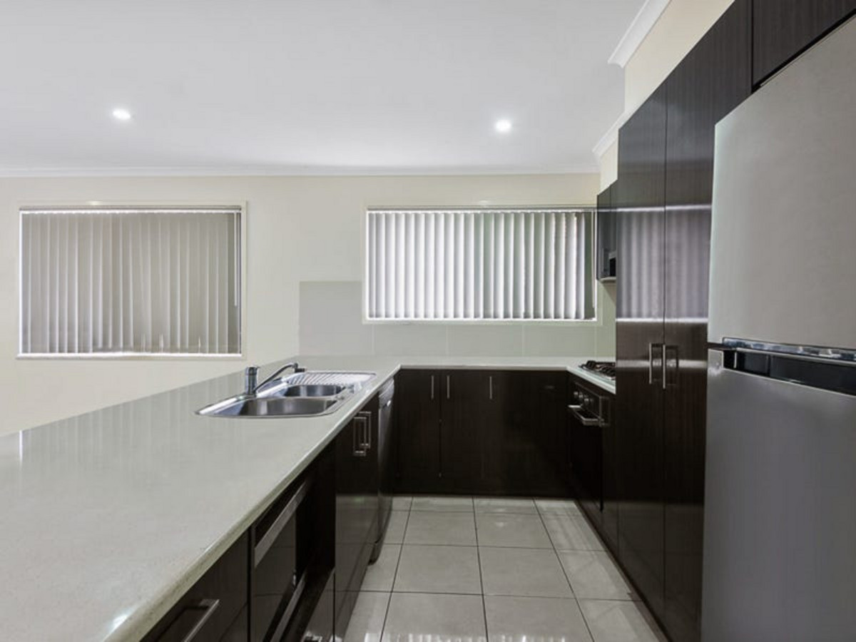 6 Hume Circuit, WARNER, QLD 4500 AUS