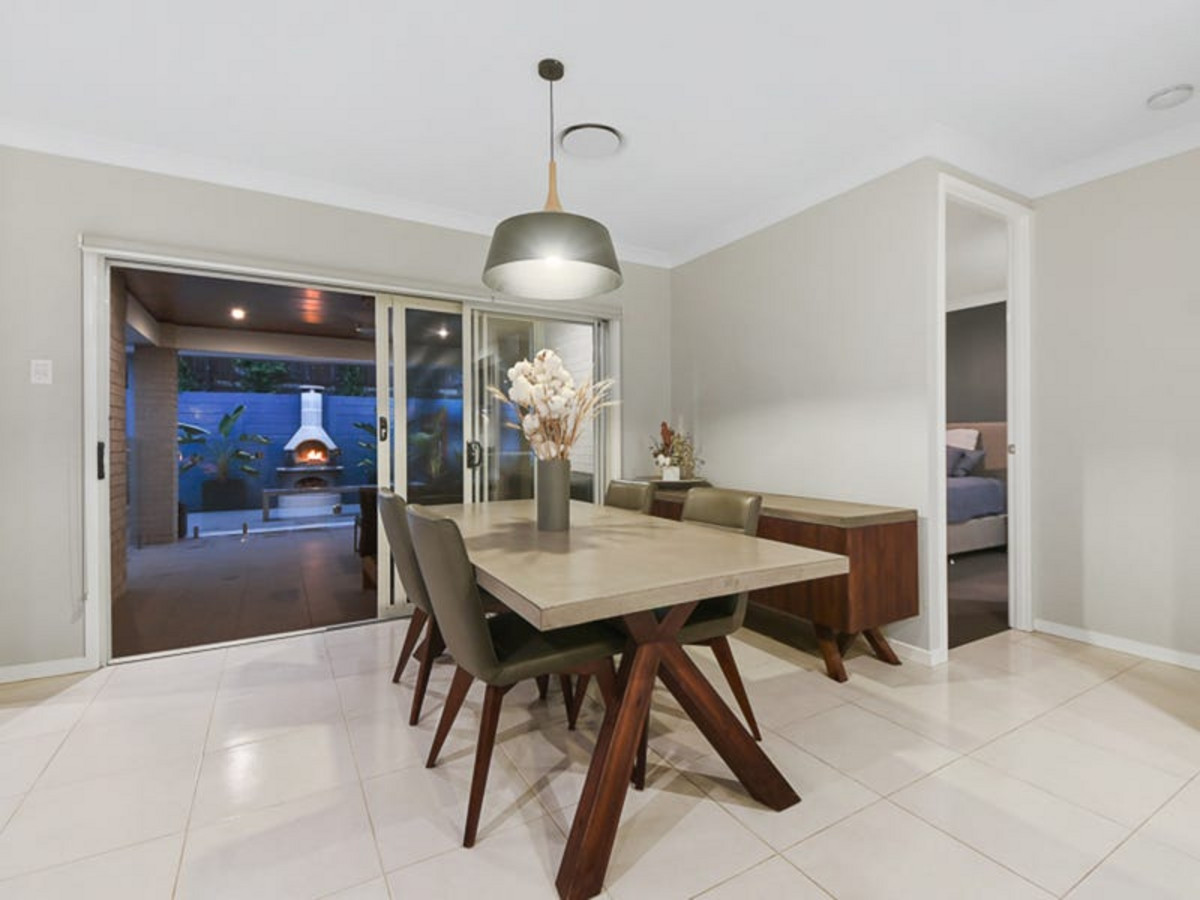 98 Swan Parade, WARNER, QLD 4500 AUS