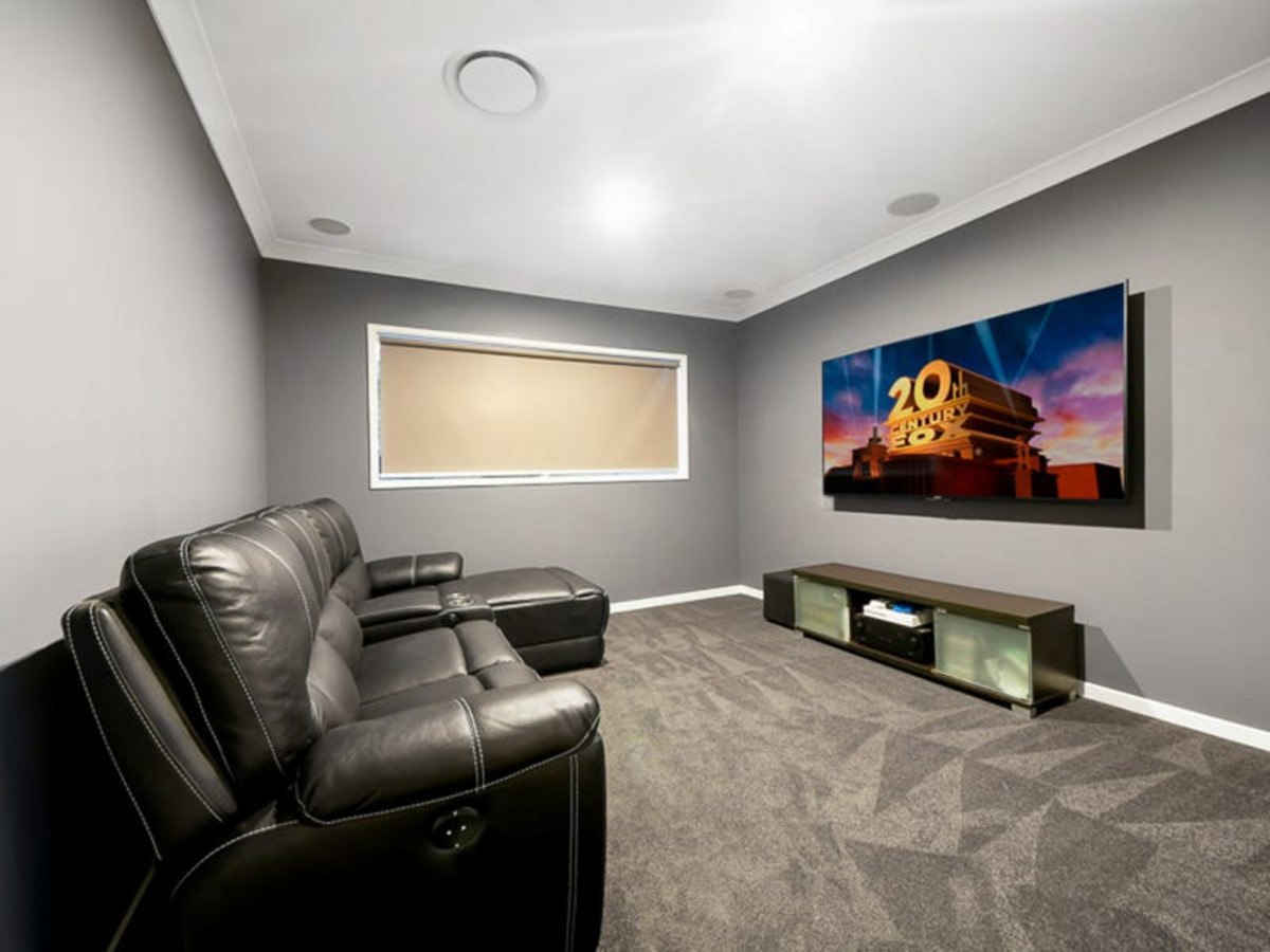 98 Swan Parade, WARNER, QLD 4500 AUS