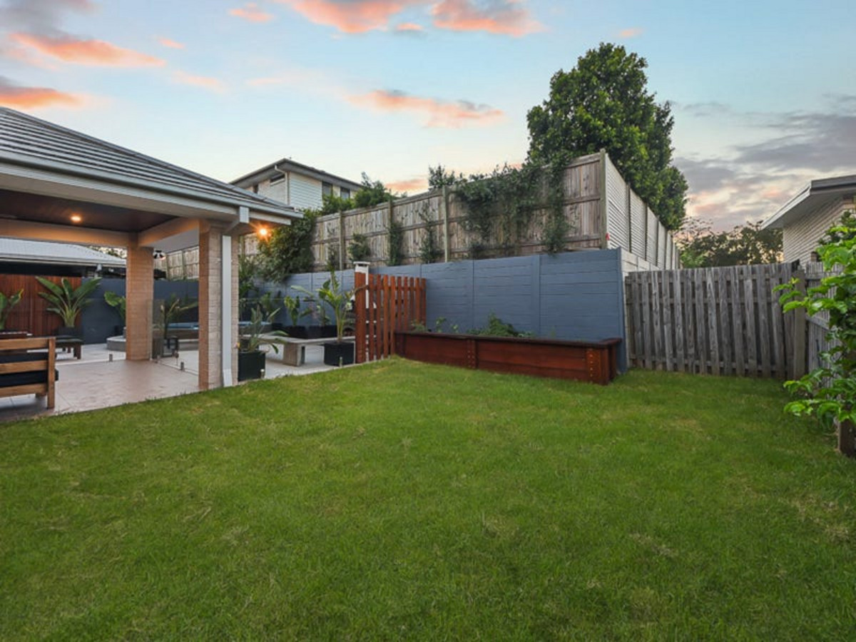 98 Swan Parade, WARNER, QLD 4500 AUS