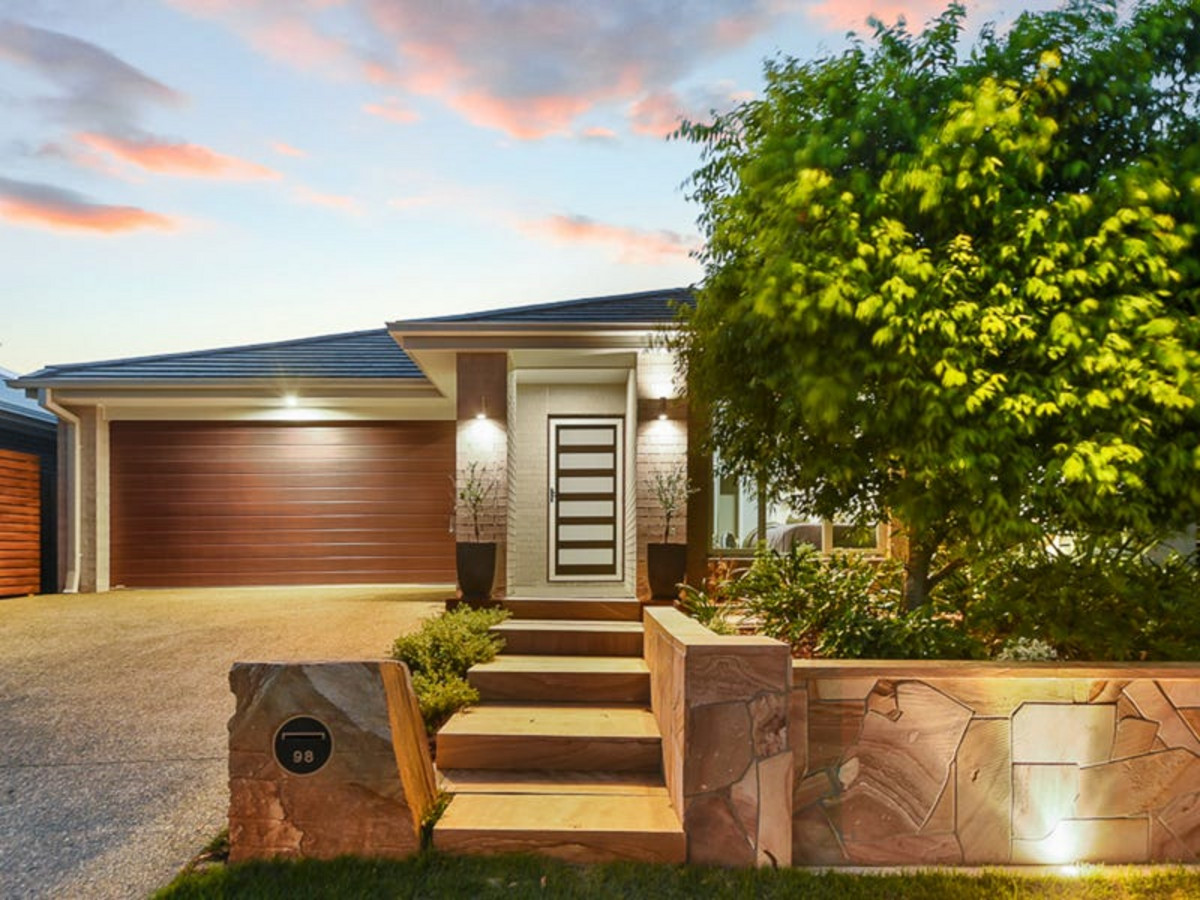 98 Swan Parade, WARNER, QLD 4500 AUS