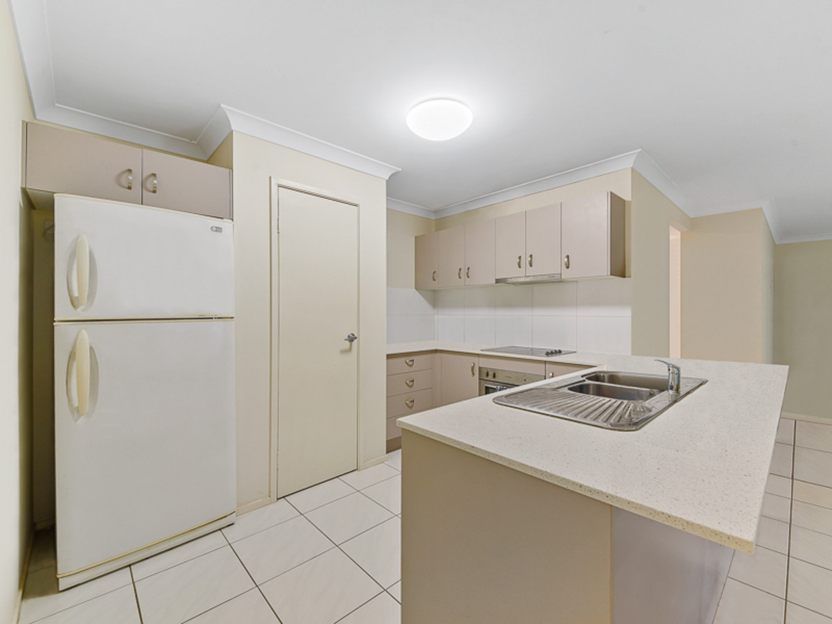 6 Menara Circuit, North Lakes, QLD 4509 AUS