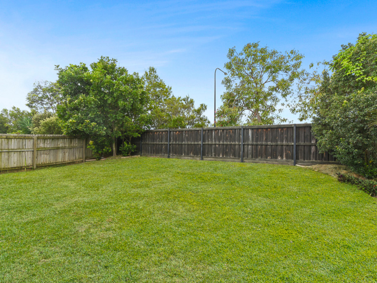 6 Menara Circuit, North Lakes, QLD 4509 AUS