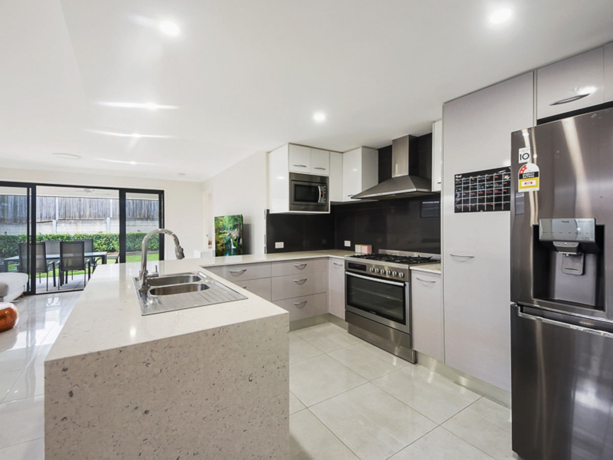 52 Carlingford Circuit, Warner, QLD 4500 AUS