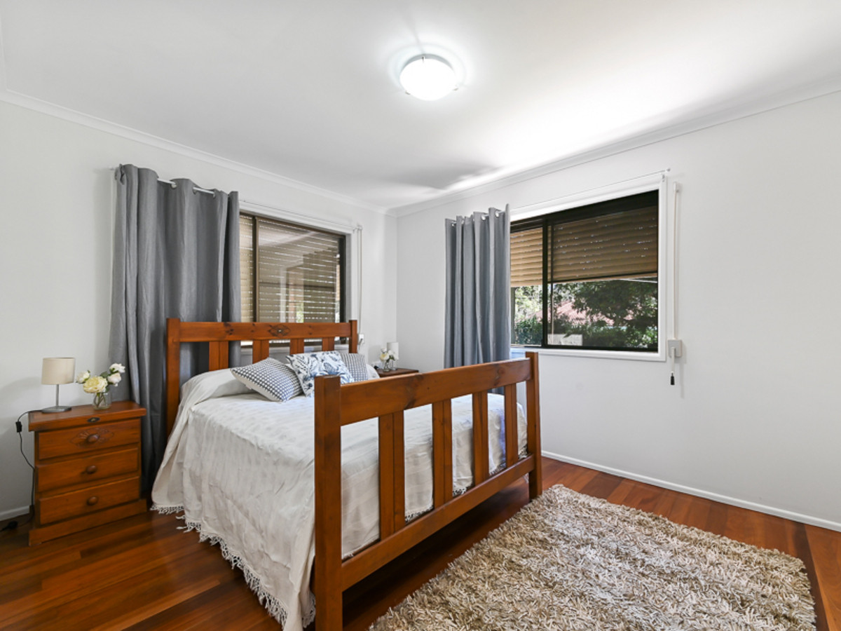 25 Whiteside Road, Whiteside, QLD 4503 AUS