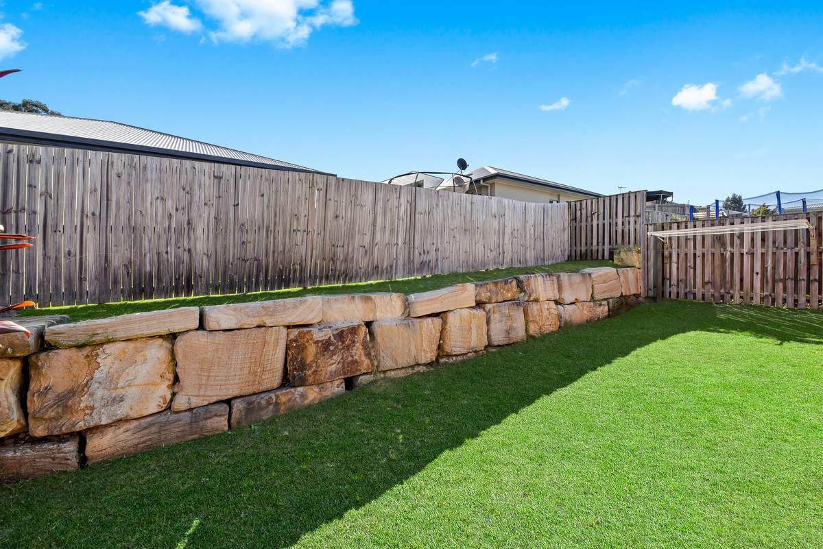 4 Zamma Street, Augustine Heights, QLD 4300 AUS