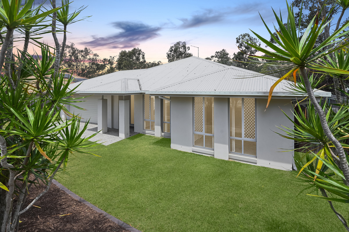 8 Avalon Close, Bellbird Park, QLD 4300 AUS