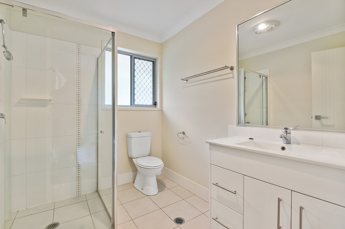 8 Avalon Close, Bellbird Park, QLD 4300 AUS