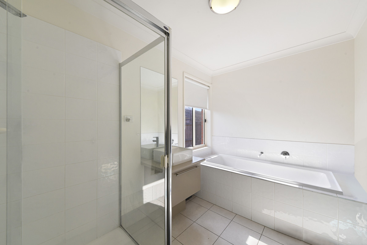 54 Valentine Circuit, Augustine Heights, QLD 4300 AUS