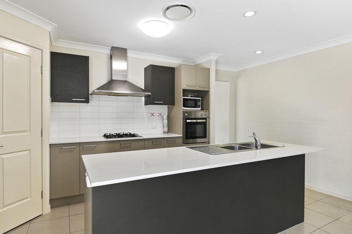 13 Sorrento Street, North Lakes, QLD 4509 AUS