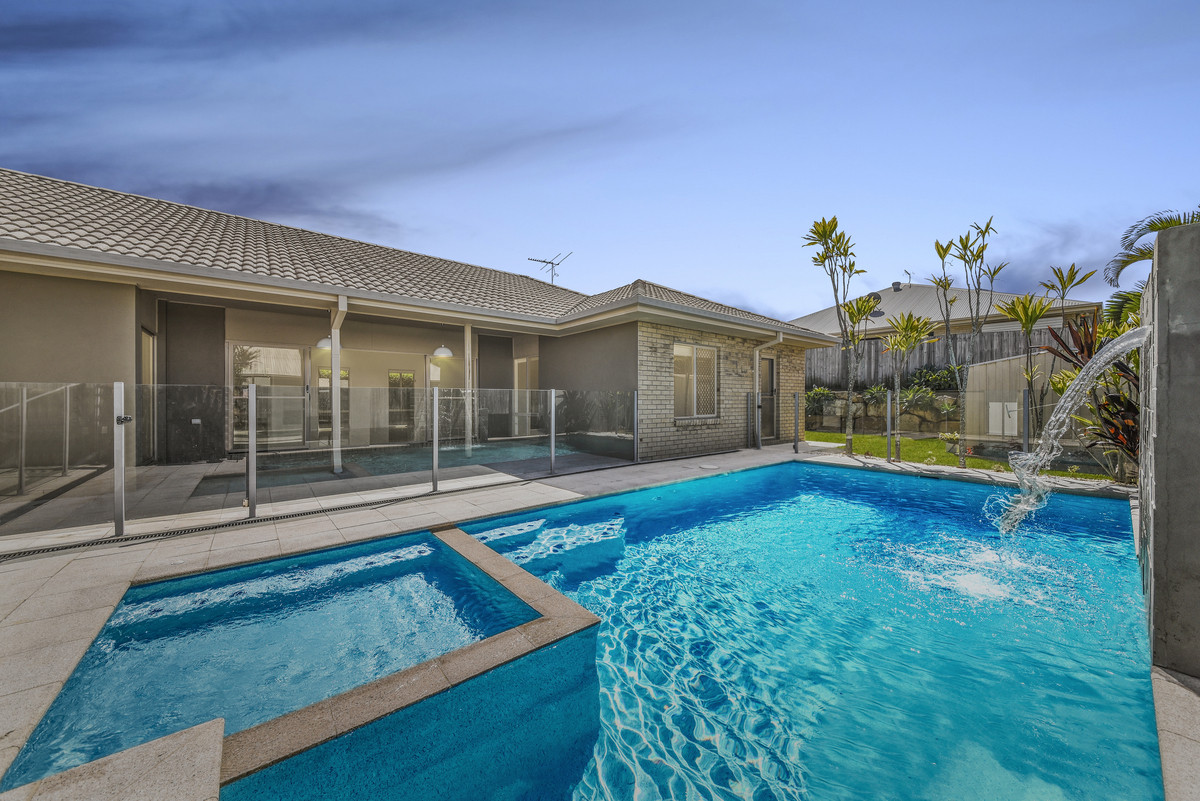 19 Whitecedar Circuit, North Lakes, QLD 4509 AUS