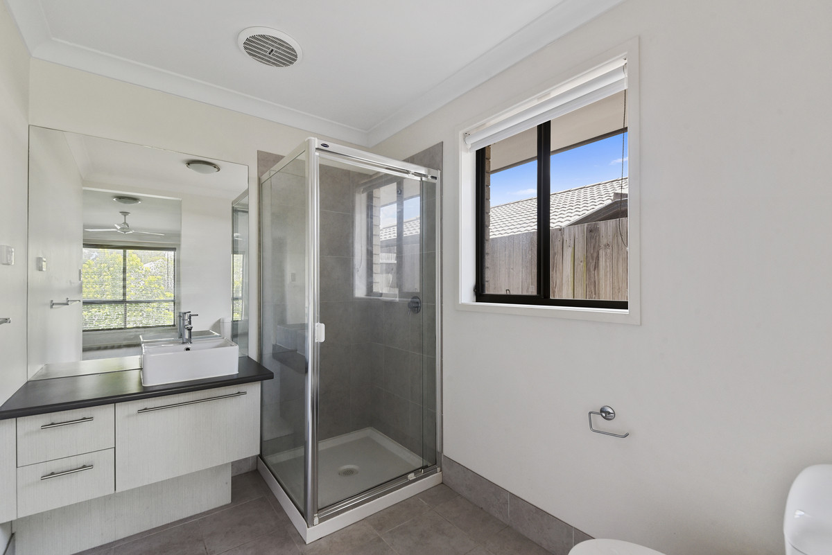 7 Hallvard Crescent, Augustine Heights, QLD 4300 AUS