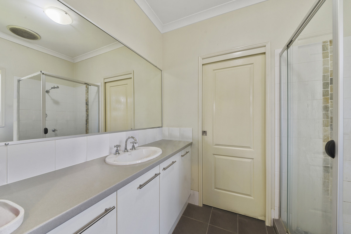8 Numbat Street, North Lakes, QLD 4509 AUS