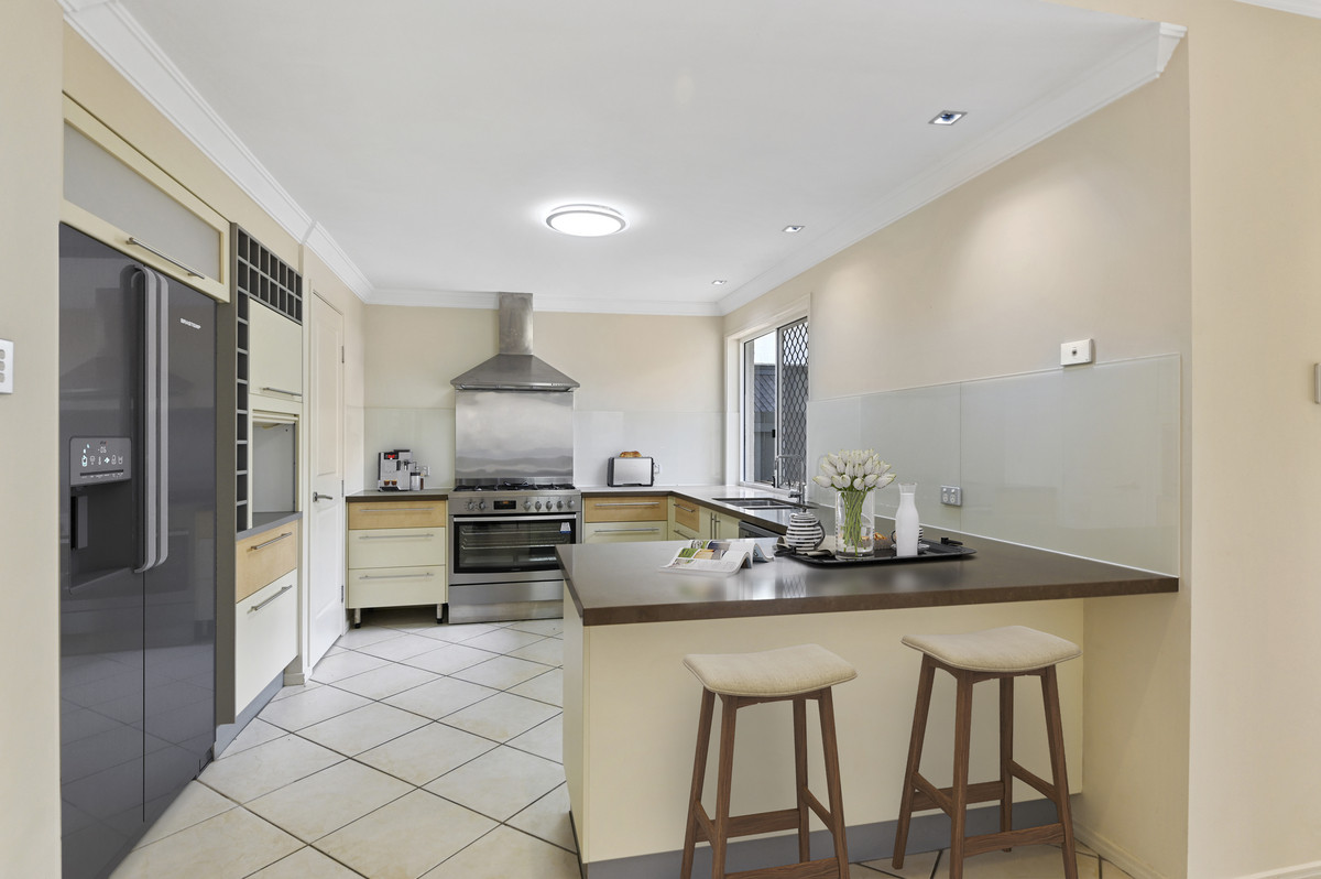 11 Walsh Street, Redcliffe, QLD 4020 AUS