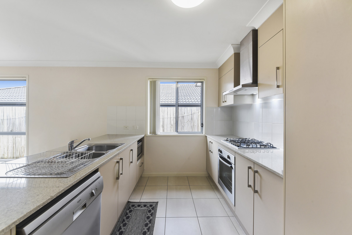 5 Cardena Drive, Augustine Heights, QLD 4300 AUS
