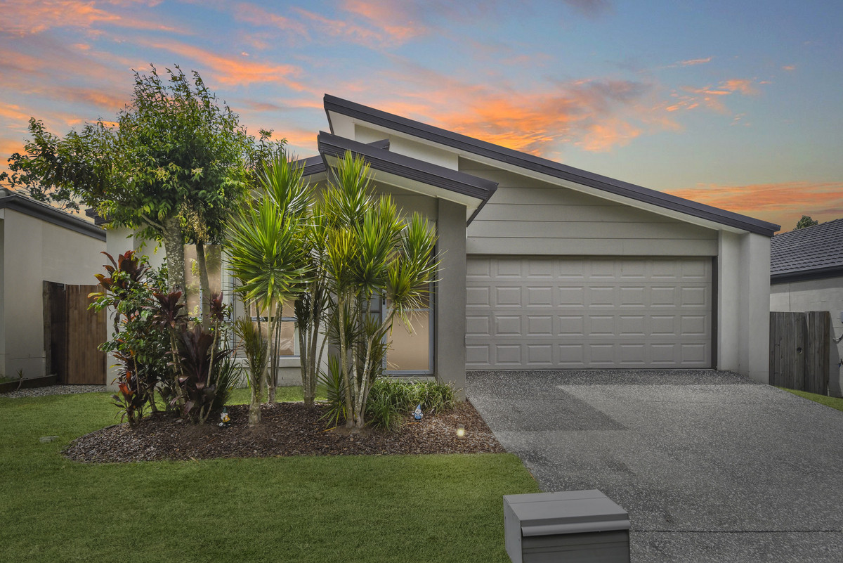 5 Cardena Drive, Augustine Heights, QLD 4300 AUS